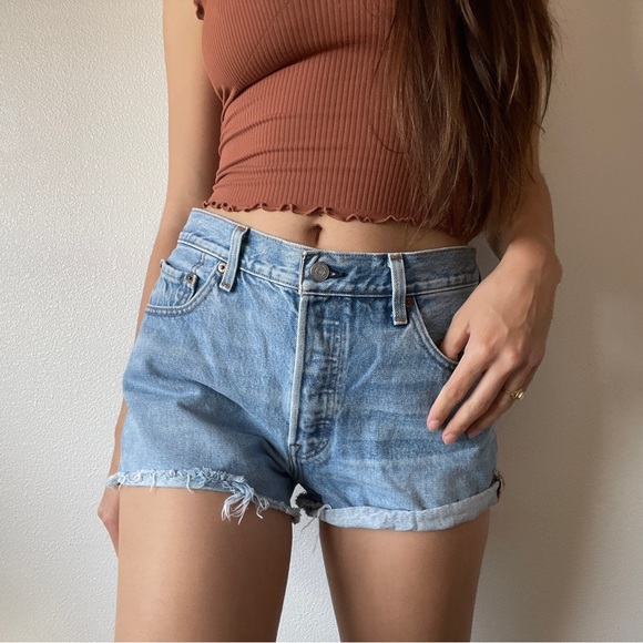 Levi’s high waisted shorts - Picture 5 of 5